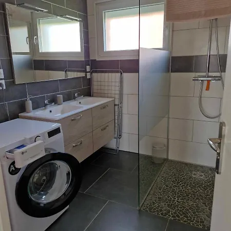 بيت للعطل Maison De *